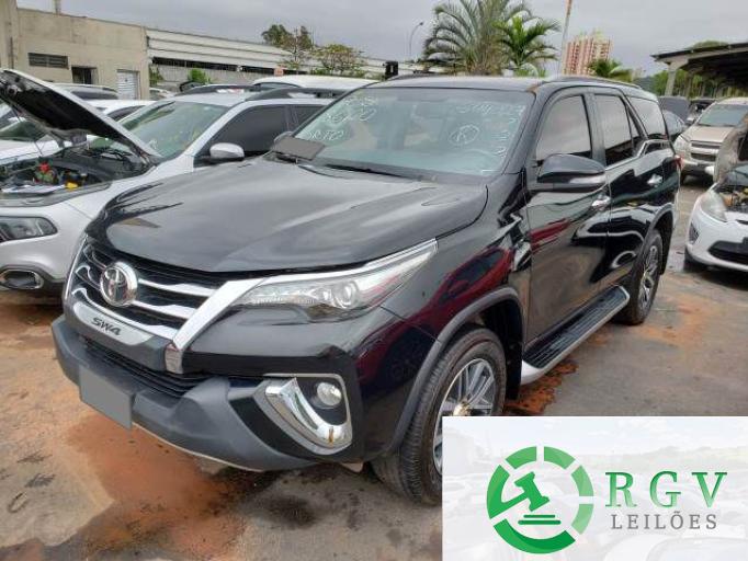 TOYOTA HILUX SW4 17/17