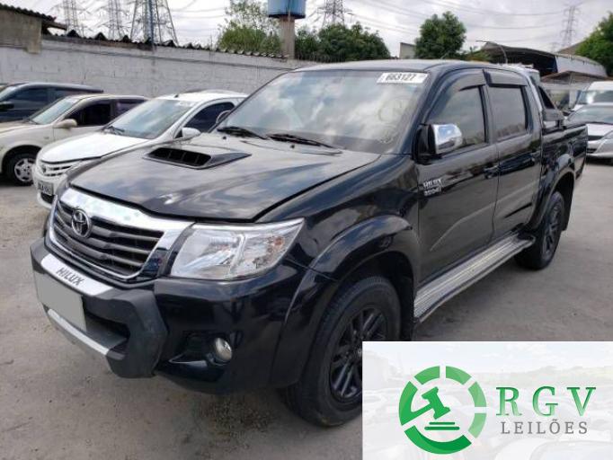 TOYOTA HILUX CD 15/15