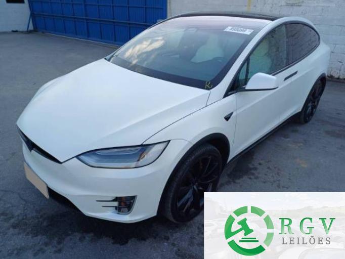 TESLA MODEL X 18/18