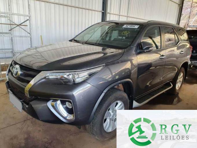 TOYOTA HILUX SW4 17/17